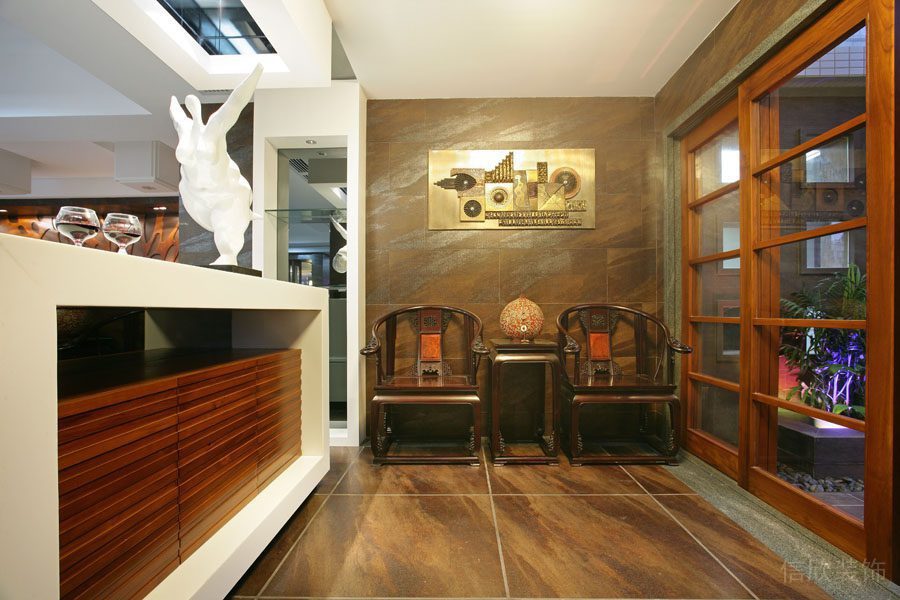 等候區(qū)中式實(shí)木圈椅