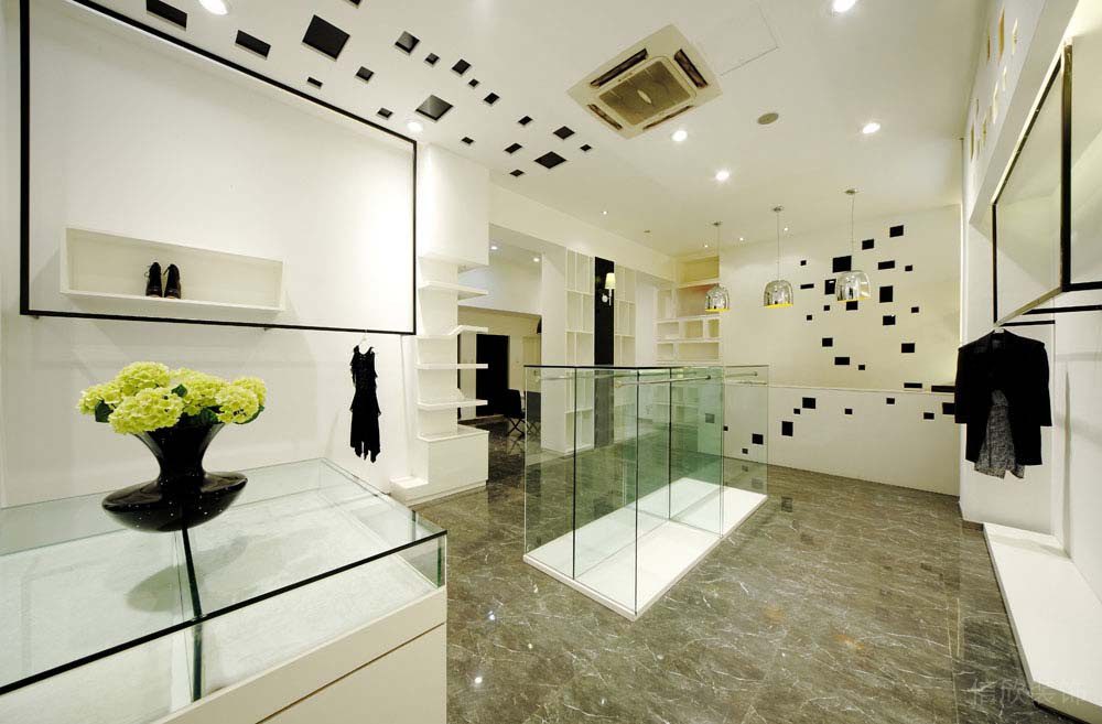 羅湖區(qū)服飾店裝修案例 羅湖區(qū)服飾店裝修案例