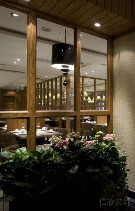 深圳鎮(zhèn)江餐廳300平方裝修設(shè)計(jì) 深圳鎮(zhèn)江餐廳300平方裝修設(shè)計(jì)