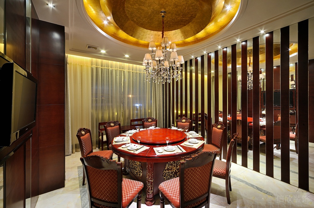 深圳睿駿汽車會(huì)所裝修餐廳包房圓形金色天花吊頂