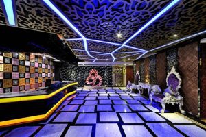 深圳睿駿汽車(chē)會(huì)所裝修酒吧區(qū)