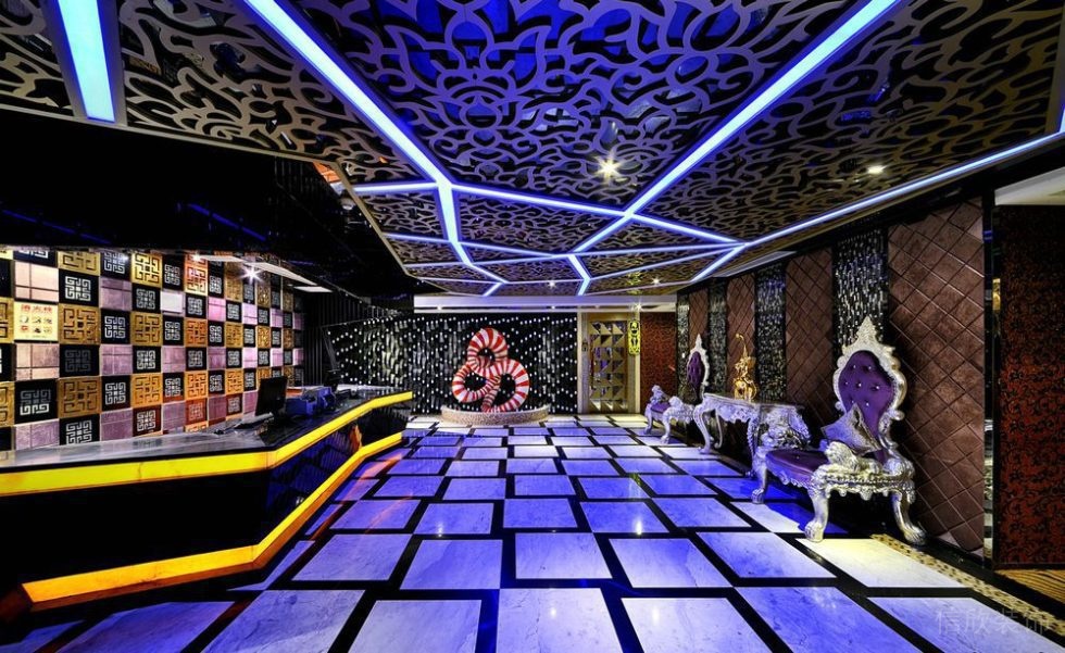 深圳睿駿汽車會所裝修酒吧區(qū)