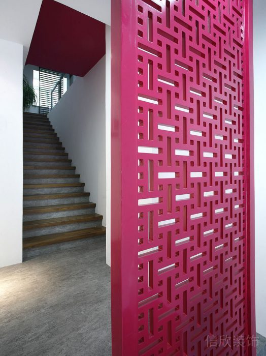 南山科技園現(xiàn)代辦公室裝修_屏風(fēng)隔斷