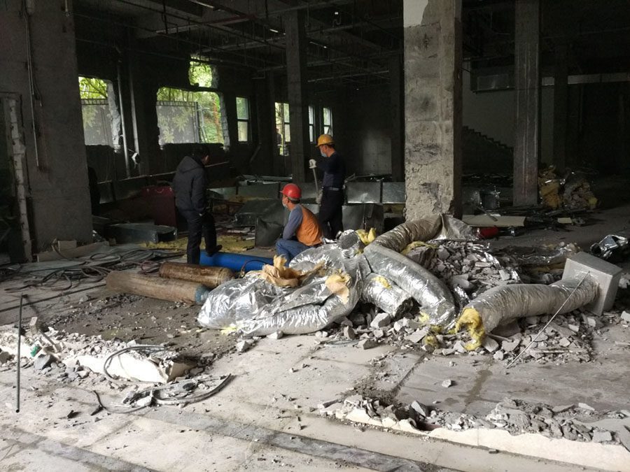 拆除內(nèi)部結(jié)構(gòu)_安心辦公室裝修