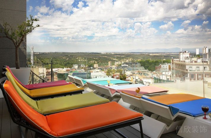 多彩色躺椅裝修設(shè)計(jì)