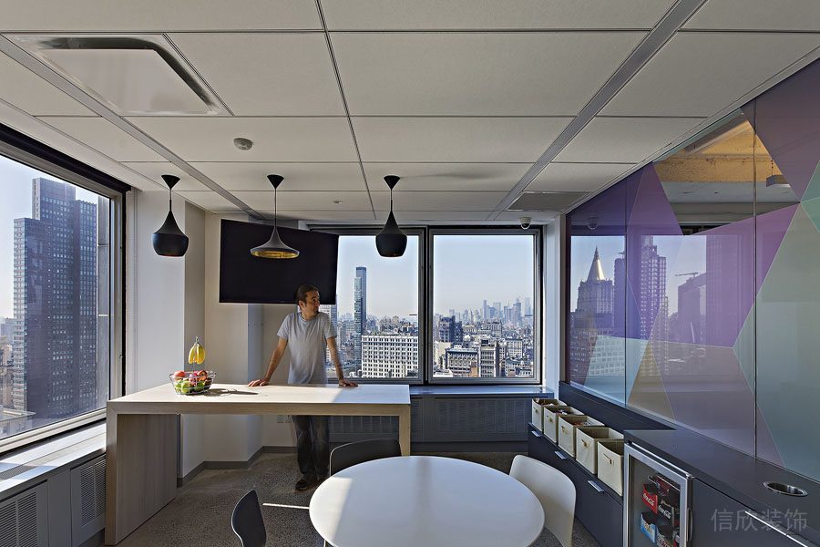 辦公室裝修經(jīng)理室灰色調(diào)