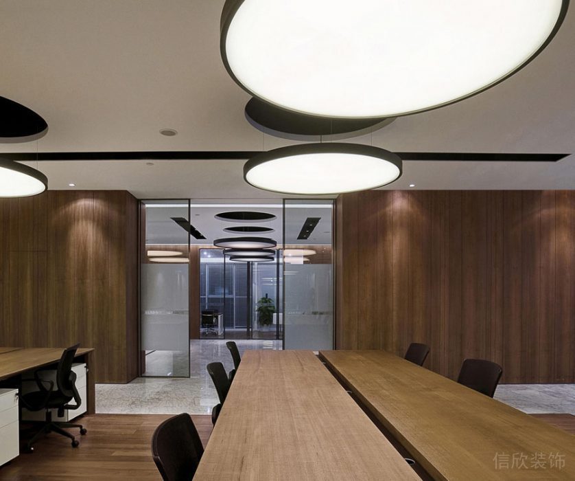 深圳南山區(qū)現(xiàn)代風(fēng)格辦公室裝修 深圳南山區(qū)現(xiàn)代風(fēng)格辦公室裝修
