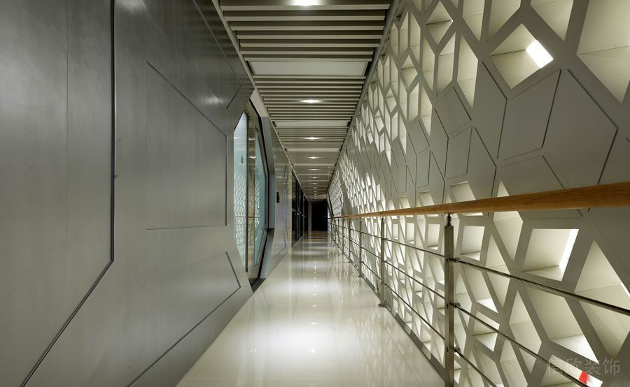 南山區(qū)現代風格辦公室裝修