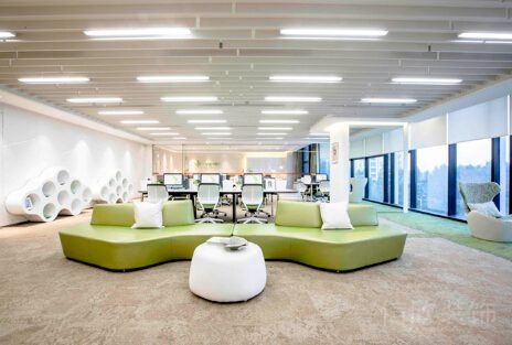 全落地式窗戶休息區(qū)裝修設(shè)計(jì)