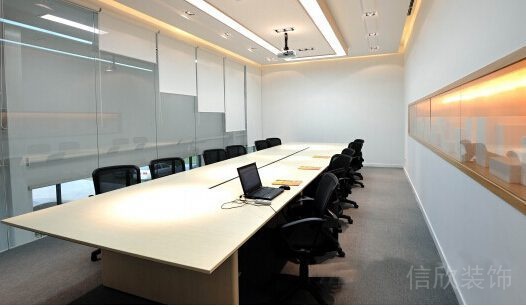 原木桌板會議室裝修設計