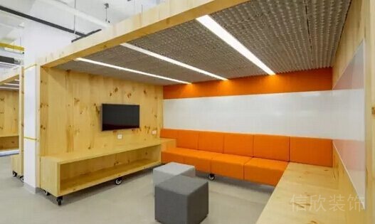 墻體天花一體式設(shè)計(jì)木質(zhì)觀影休息室