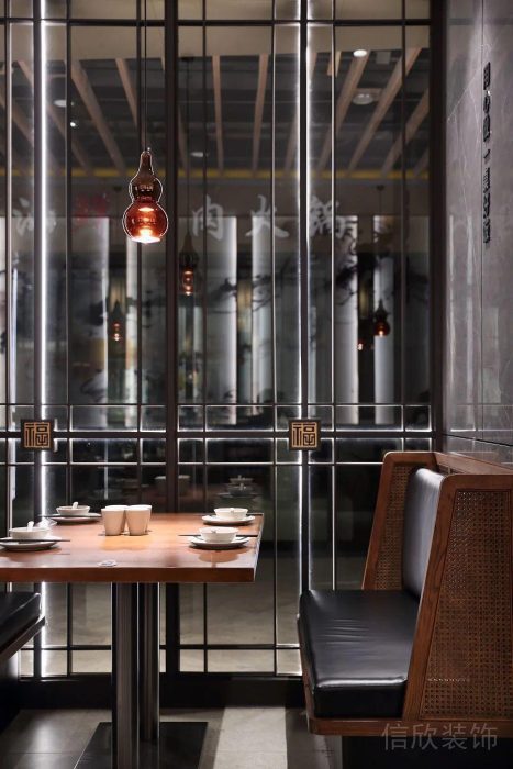 玻璃葫蘆創(chuàng)意吊頂定制竹編沙發(fā)餐廳裝修