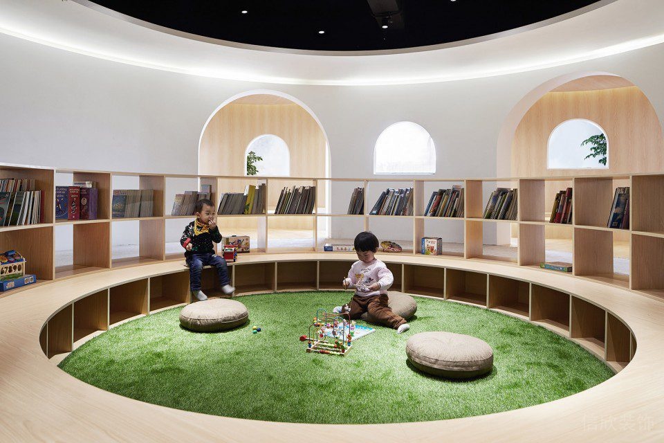 兒童娛樂(lè)環(huán)形木質(zhì)半墻收納柜裝修