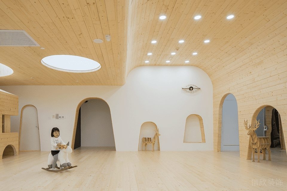 木材天花墻體一體設(shè)計(jì)活動室裝修圖