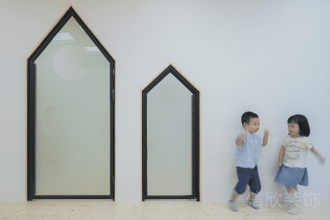 磨砂玻璃兒童門隔斷空間童趣設(shè)計