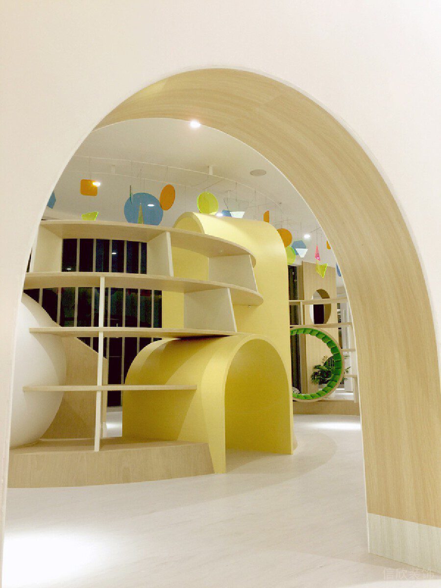 拱形少兒培訓(xùn)墻體隔斷舞蹈音樂(lè)培訓(xùn)少兒?jiǎn)⒚伤囆g(shù)中心機(jī)構(gòu)裝修