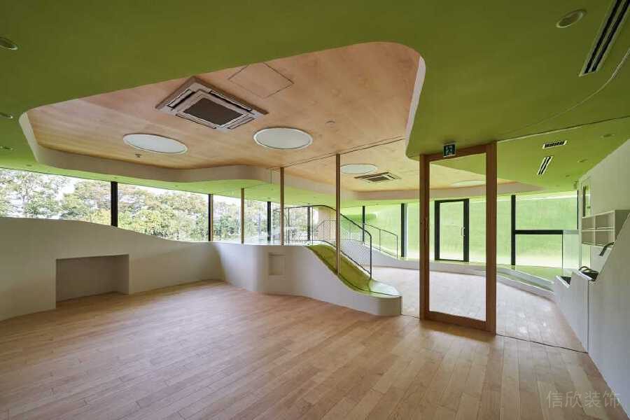 蝙蝠創(chuàng)意木材抬高天花裝修設(shè)計(jì)多功能教室