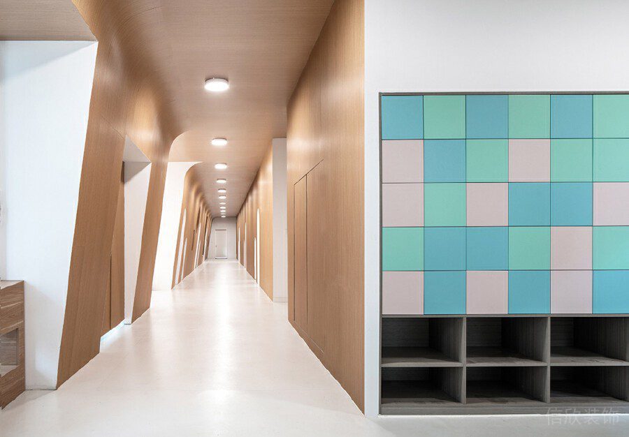 原木風(fēng)過(guò)道墻柜一體鞋柜設(shè)計(jì)培訓(xùn)班裝修