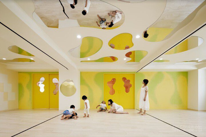 多功能教室對(duì)稱式裝修效果圖