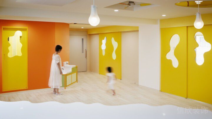 平推黃色創(chuàng)意門木質(zhì)過(guò)道機(jī)構(gòu)效果圖