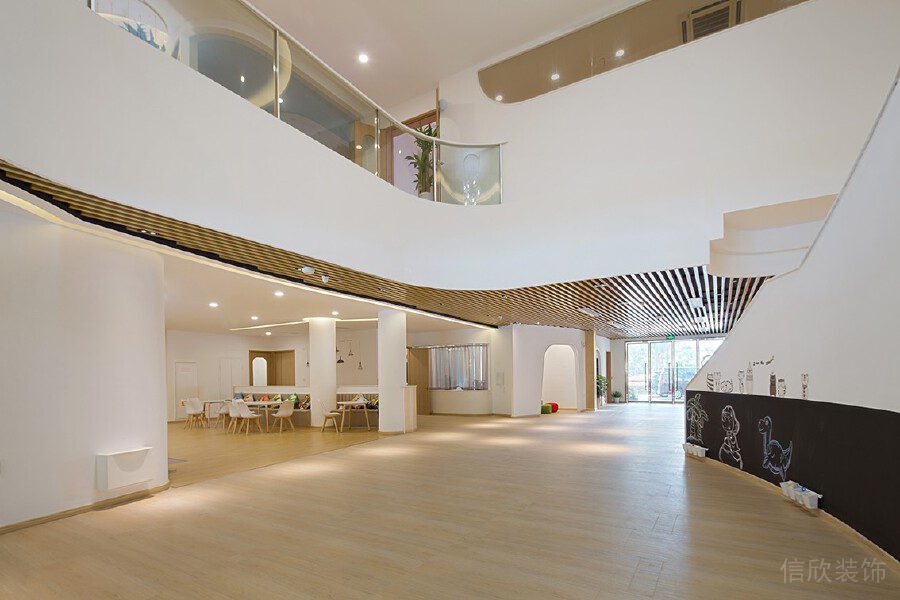 環(huán)形玻璃扶手大廳設(shè)計