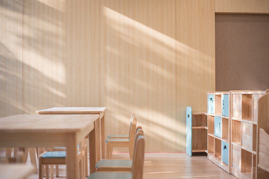 原木墻板設(shè)計(jì)兒童教室