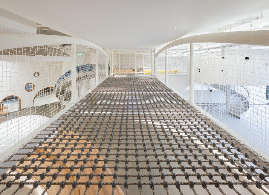 麻繩過(guò)道兒童娛樂區(qū)裝修