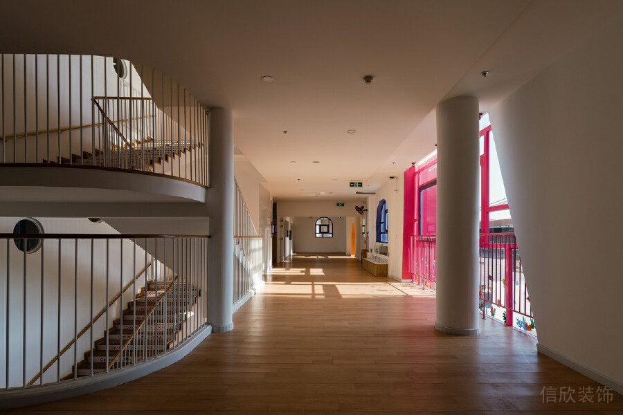 原木地板走廊設(shè)計(jì)