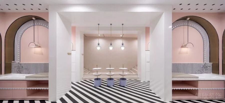 對稱式斑馬條紋吊頂休息區(qū)