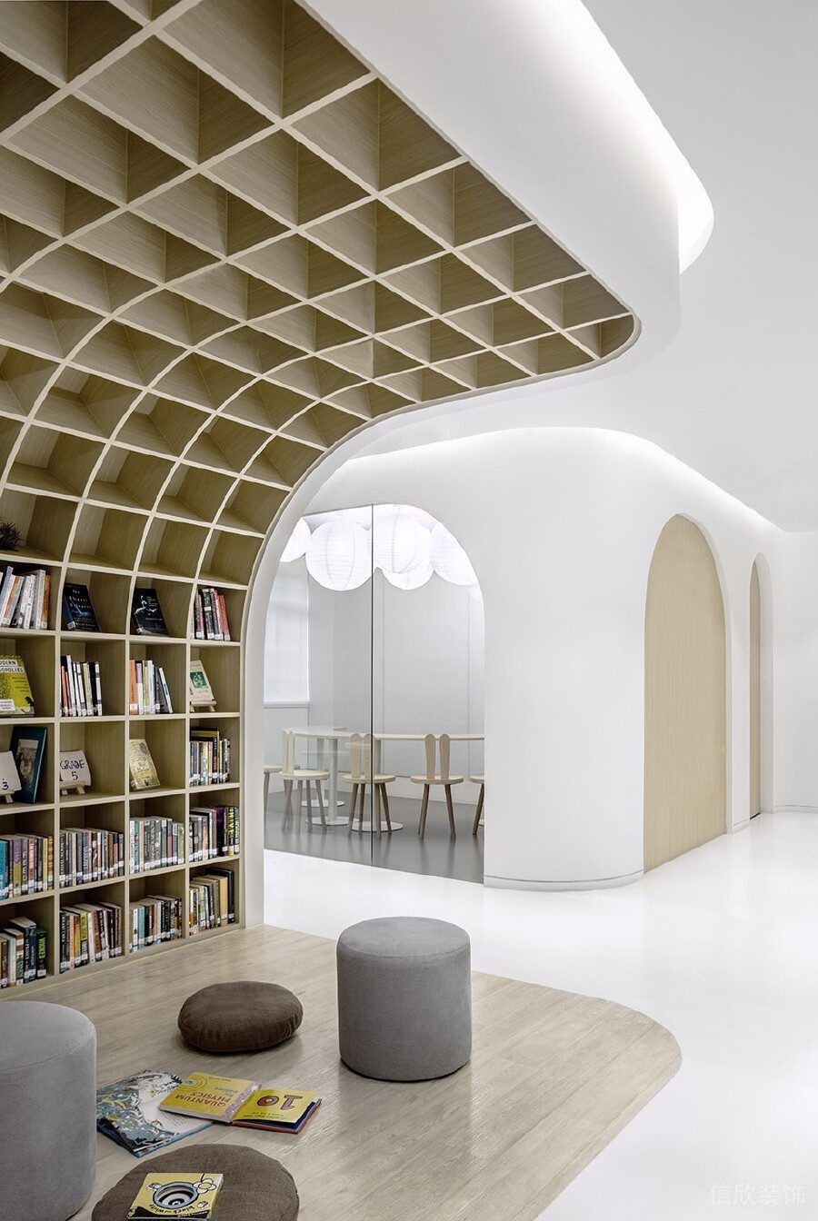 木質(zhì)格子柜裝修設(shè)計(jì)機(jī)構(gòu)閱讀休息區(qū)