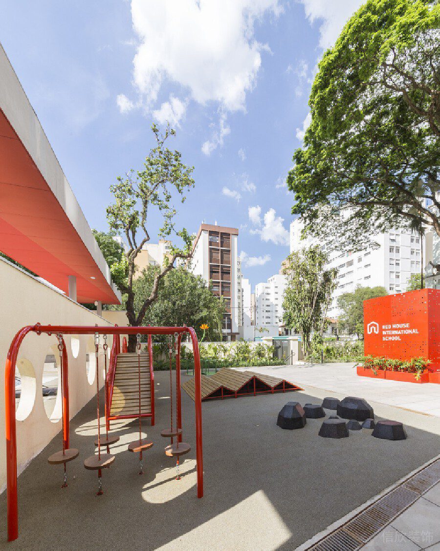 安全設(shè)施戶外公園建設(shè)運(yùn)動(dòng)場(chǎng)金屬裝修