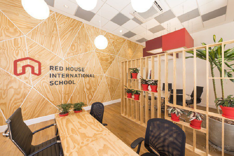 幾何創(chuàng)意機構(gòu)簡約風裝修設計鏤空木飾面收納墻柜