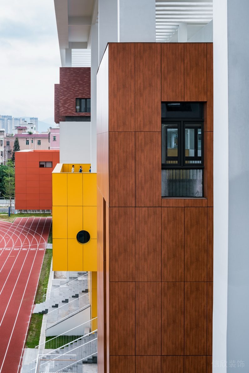 原木風(fēng)操場(chǎng)教學(xué)樓裝修現(xiàn)代簡(jiǎn)約風(fēng)效果圖