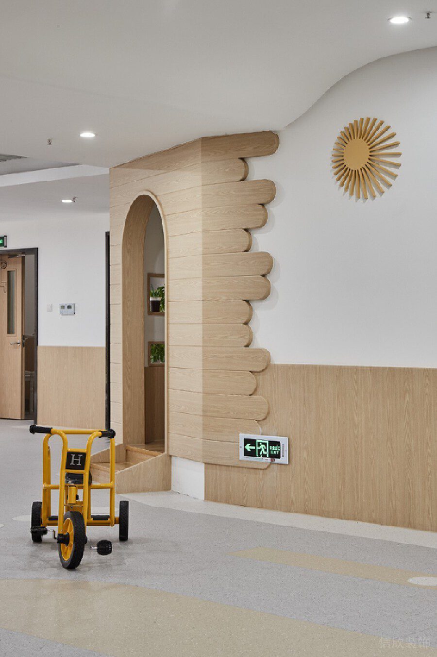 木質(zhì)環(huán)保兒童機構(gòu)半墻裝修設(shè)計