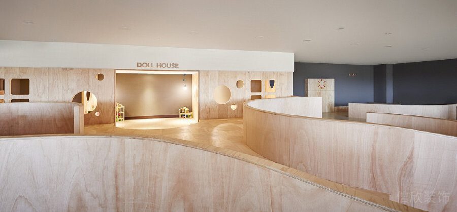 弧形幾何曲線木質半墻休息區(qū)機構效果裝修