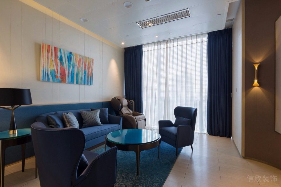 藍色辦公室洽談室裝修現(xiàn)代商務風