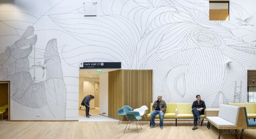 線描白描藝術(shù)墻體設(shè)計(jì)過道原木風(fēng)裝修設(shè)計(jì)