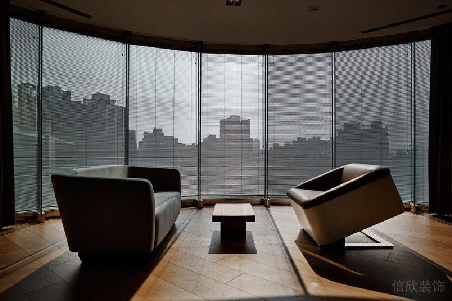 現(xiàn)代簡(jiǎn)約總裁辦公室效果圖創(chuàng)意皮革沙發(fā)