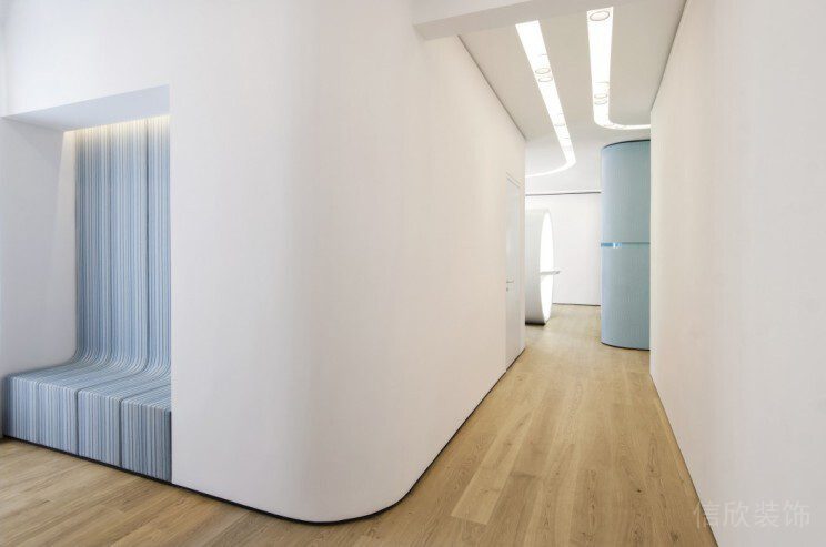 原木風辦公室裝修設(shè)計效果圖弧形簡約效果