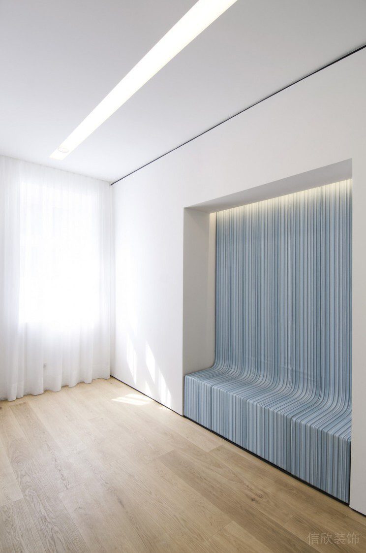 藍色條紋飄窗休息區(qū)設(shè)計座椅墻體一體效果圖木質(zhì)休息區(qū)