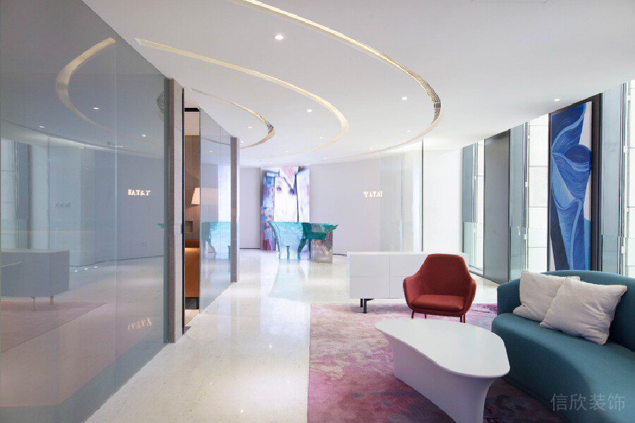 現(xiàn)代簡約辦公室裝修設計洽談室過道