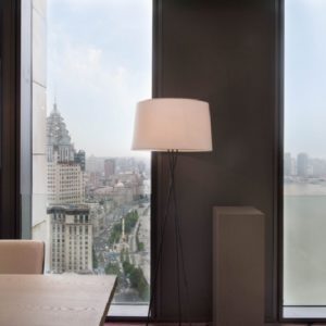 辦公室裝修設(shè)計(jì)臺(tái)燈效果