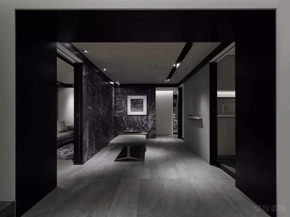 黑色門框灰調(diào)木制暗色系辦公室過道效果