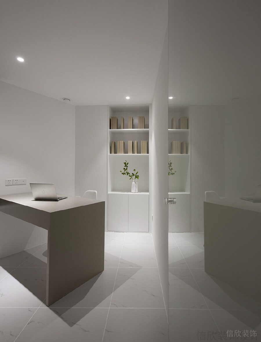 總裁辦公室現(xiàn)在極簡風(fēng)裝修設(shè)計墻柜內(nèi)嵌式水吧臺