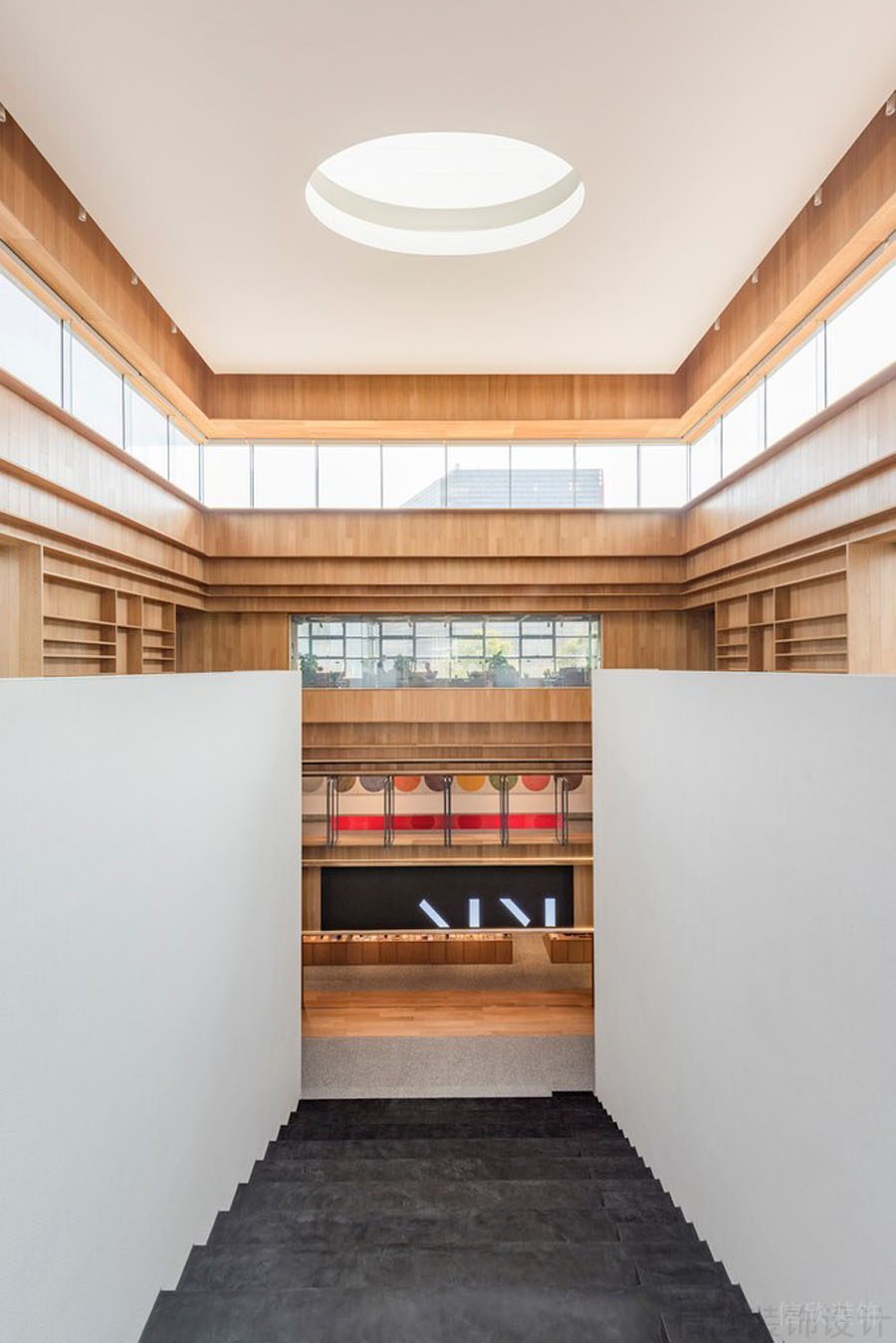 天井鏤空天花創(chuàng)意設(shè)計(jì)木質(zhì)效果圖書館