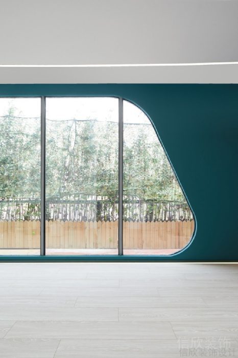 多功能教室瑜伽培訓(xùn)機(jī)構(gòu)綠色弧線墻體玻璃設(shè)計