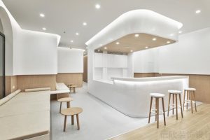 現(xiàn)代簡約風木質(zhì)茶水間辦公室過道設(shè)計