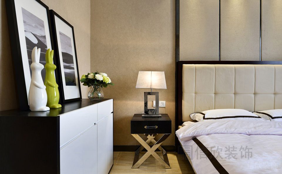 臥室軟包皮革防磕碰定制床創(chuàng)意設(shè)計簡約風效果