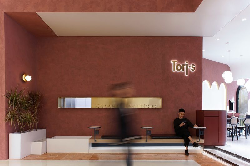 紅色休息區(qū)奶茶店墻體鏤空直線設(shè)計(jì)戶外秋季區(qū)桌椅木質(zhì)創(chuàng)意燈飾設(shè)計(jì)圖