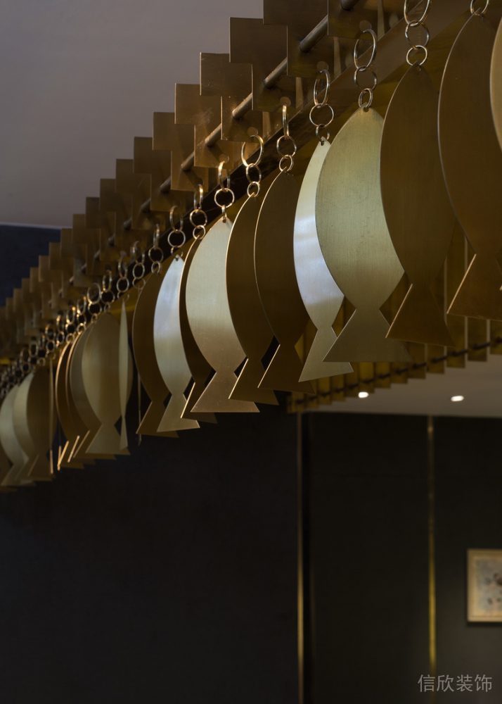 餐廳裝修設(shè)計餐牌金屬懸掛區(qū)域直建設(shè)計